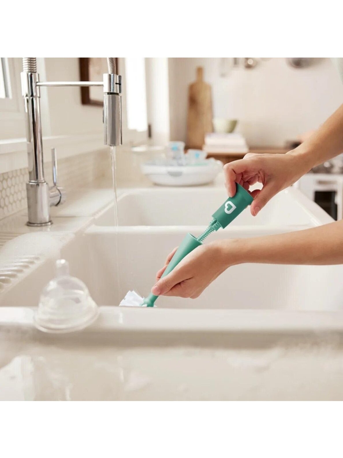 MUNCHKIN bottle brush 2in1, (Gray or green) 5 MUNCHKIN bottle brush 2in1, (Gray or green) 5
