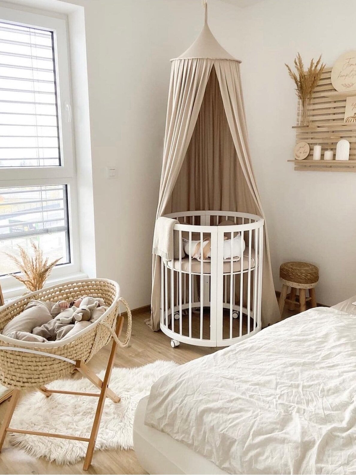 Oval convertible baby crib 9in1 Smart, Ingvart (Natural) 17