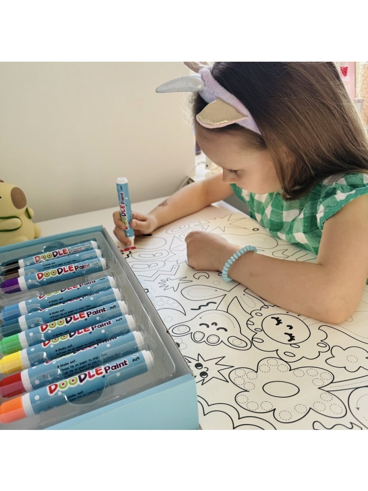 Art Doodle Paint Kit with 6 m Colouring Roll and 10 Paint Markers, Tookyland 1