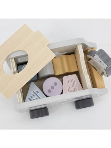 VIGA PolarB Wooden Pull-Along Shape Sorting Truck 2